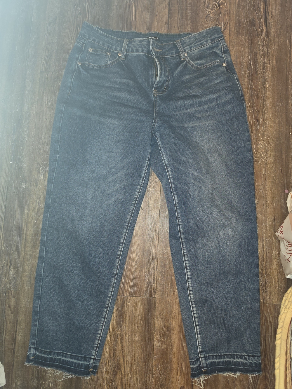 Cropped Ankle Jeans in Dark Indigo Wash - Women